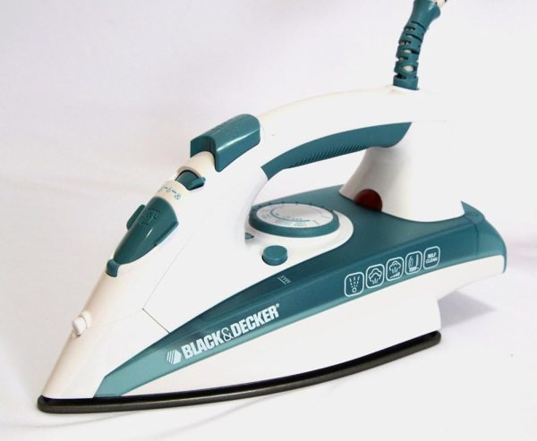 اتو بخار دستی Black & Decker X1600 - تصویر 4
