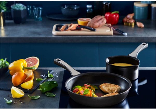 سرویس ماهی تابه Tefal Unlimited On, 3 piece Pan Set, Premium Cookware, 20cm,24cm & 28 cm Frying Pan, UK's Longest Lasting Non-stick, Heat Indicator, Induction Hob Compatible, Dishwasher Safe,Aluminium, bl - تصویر 8
