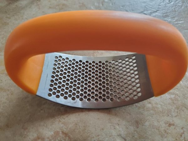 سیر له کن AL KHAANI Garlic Press Rocker,Professional Garlic Chopper tool and Crusher,Garlic peeler,durable Rocker and Cleaning brush Plus egg yolk separator-Kitchen Gadgets - تصویر 5
