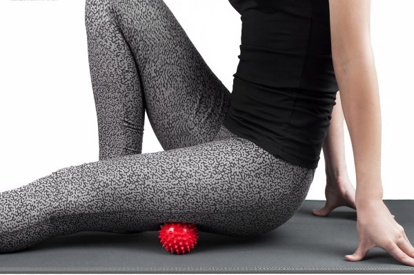 ماساژور ورزشی  OCTOROX Spiky Massage Balls for Feet, Back, Hands, Muscles - 3 Soft to Firm Spiked Massager Rollers for Plantar Fasciitis, Exercise, Neuro-Balance, Physical Therapy, 3-inch - تصویر 11
